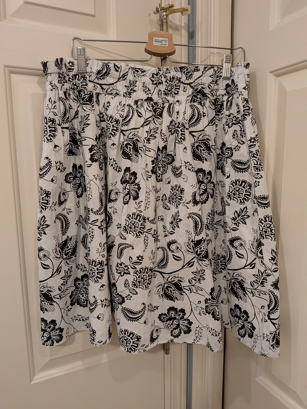 DownEast Black & White Floral Midi Skirt